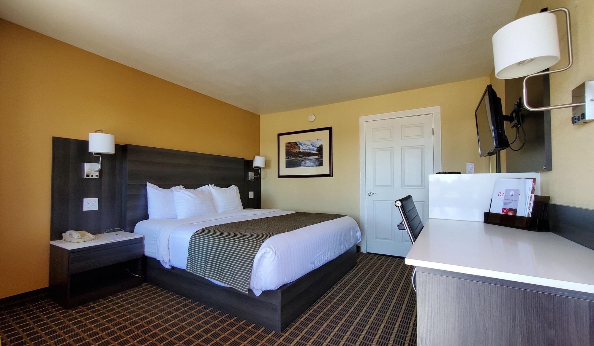 Ramada By Wyndham Flagstaff East Hotel Exterior photo