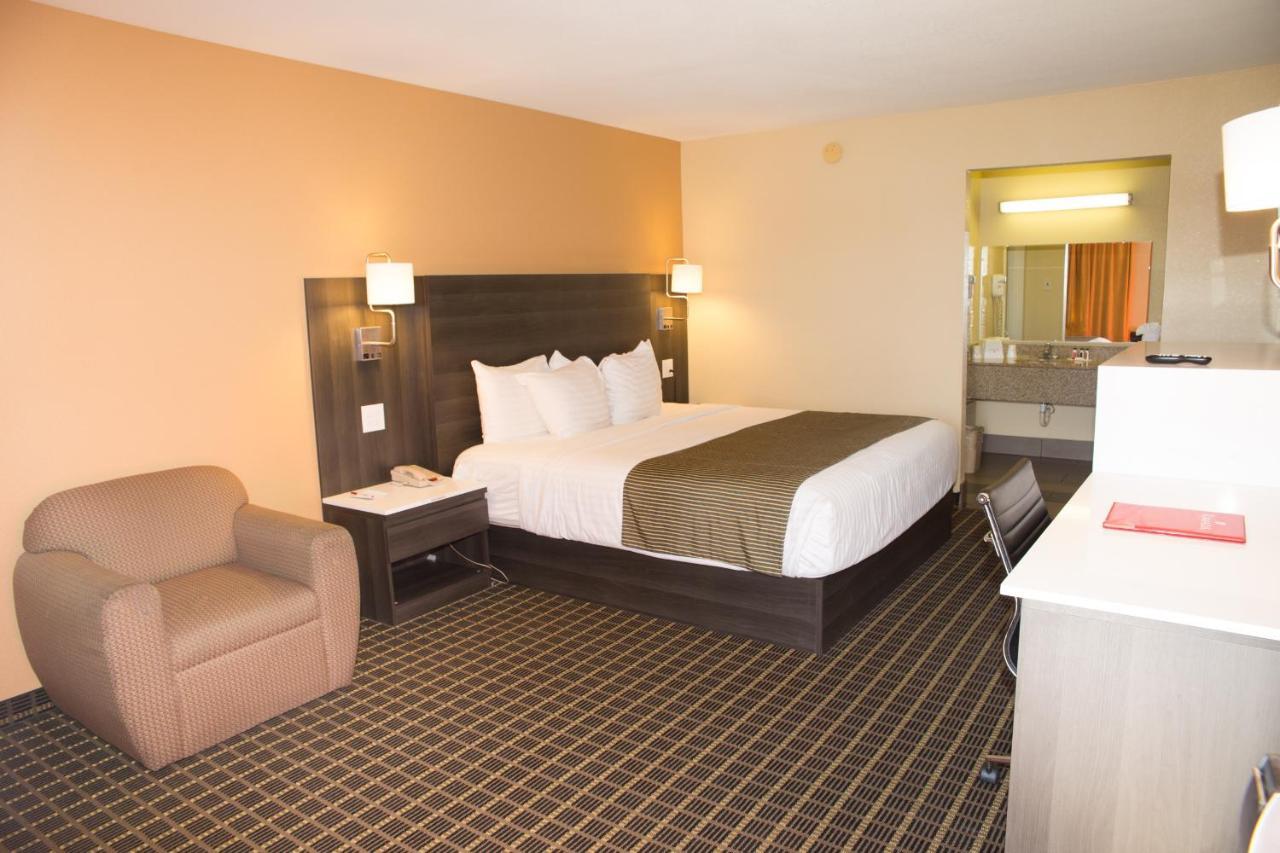 Ramada By Wyndham Flagstaff East Hotel Exterior photo